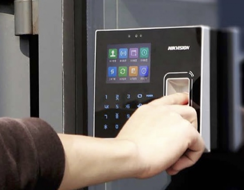 control-de-acceso-hikvision-830x647
